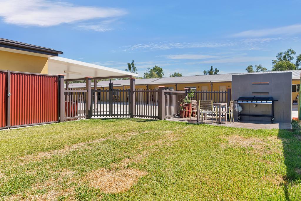 Swagsman Motel Miles Chambre photo